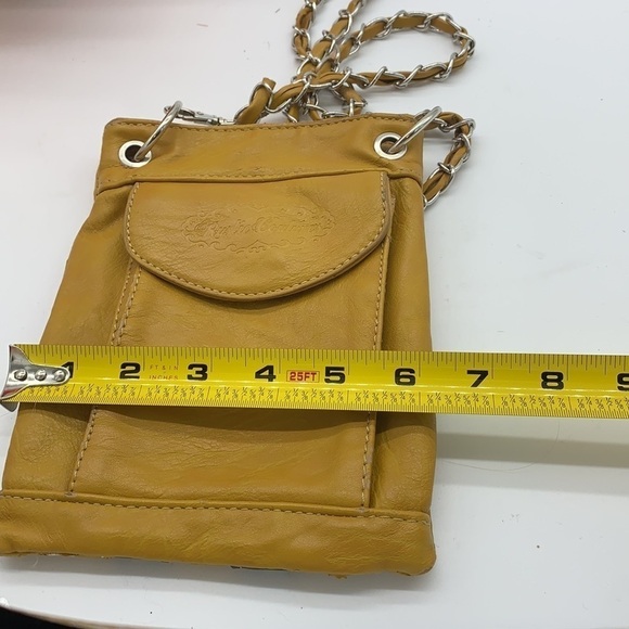 Rustic Couture’s Gold Leather Crossbody Bag. SM1717 - Picture 6 of 7
